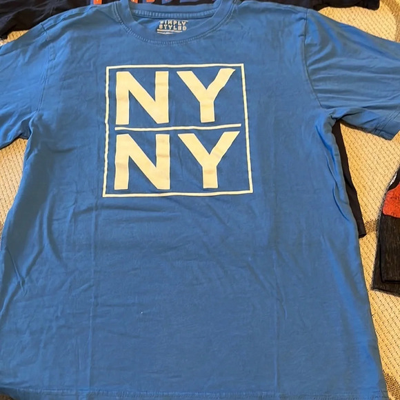 Big boys T-shirt Bundle, size large, 3 pieces - Picture 3 of 9